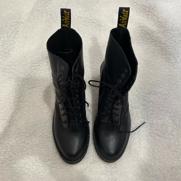 DR MARTENS KENDRA HEELED BOOT Size:8.5 - Picture 3 of 13